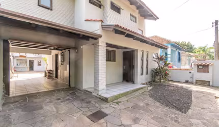 Casa 02 pavimentos com 00 garagem, no bairro Vila |Ipiranga, em Porto Alegre/RS