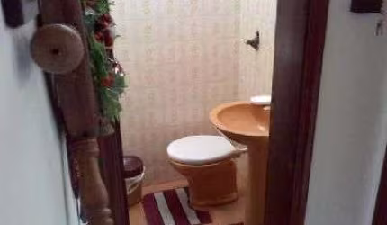 Casa para Venda - 168m², 4 dormitórios, sendo 2 suites, 3 vagas - Guarujá