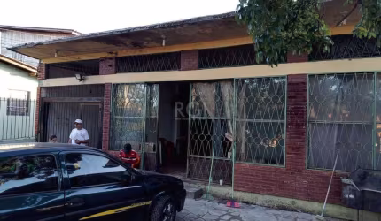 Casa para Venda - 748m², 3 dormitórios, 4 vagas - Belém Velho, Porto Alegre