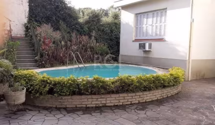 Casa para Venda - 200m², 3 dormitórios, 3 vagas - Auxiliadora