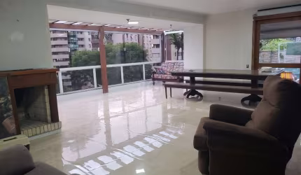 Cobertura para Venda - 296m², 3 dormitórios, sendo 1 suites, 3 vagas - Petrópolis
