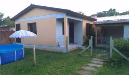 Casa de 2 dormitórios no bairro Belém Velho