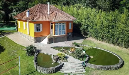 Casa no bairro Ponta Grossa com suíte presidencial