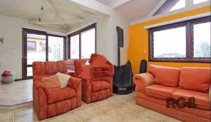 Casa em Condomínio em Menino Deus