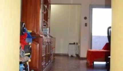 Apartamento em Porto Alegre, no bairro Cidade Baixa, com 2 dormitório(s), e 2 banheiros, à venda.
