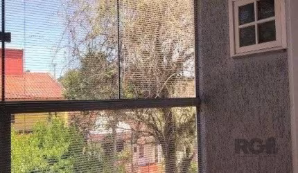 Vende-se casa estilo sobrad, no formado de 2 residencias independentes, 4 quartos com 1 suíte e 2 vagas - 208m² - Vila Ipiranga