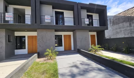 Casa em Porto Alegre, no bairro Aberta dos Morros, com 3 dormitório(s), e 3 banheiros, à venda.