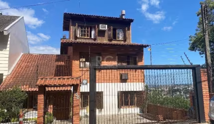 Casa Com 5 Dormitórios Para comprar , 280 m² por R$ 780.000,00 - Teresópolis - Porto Alegre/RS