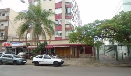 01 dormitório com 50 m2, prédio com elevador