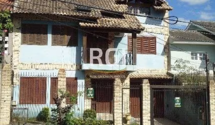 Casa à Venda – 320m², 3 Dormitórios (1 Suíte), 5 Vagas – Partenon