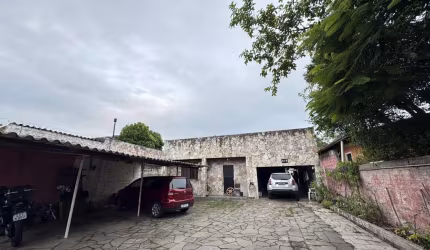 Casa espaçosa no bairro Cristal,