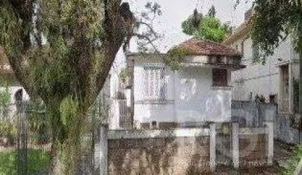 Casa para Venda - 330m², 3 dormitórios, 3 vagas - Petrópolis