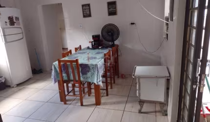 Casa de 4 dormitórios no bairro Jardim Floresta