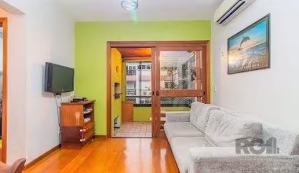 Apartamento de 2 dormitórios, 1 vaga coberta, no bairro Bela Vista