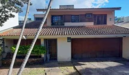 Casa para Venda - 261m², 3 dormitórios, sendo 1 suites, 4 vagas - Cristal