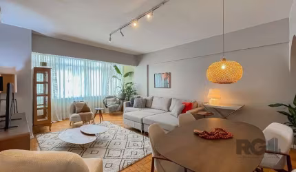 Apartamento para comprar , dois dormitórios, 1 vaga de garagem no Centro Histórico.