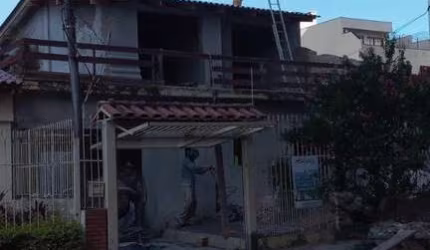 Casa no Passo D&amp;#39;areia terreno com 300m²