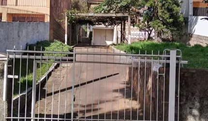 Casa com 4 dormitórios no bairro Gloria - Porto Alegre