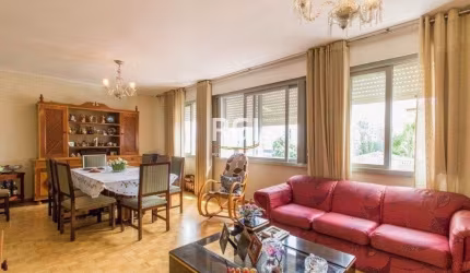 Apartamento á Venda - 140m², 3 dormitórios, sendo 1 suites, 2 vagas - São João
