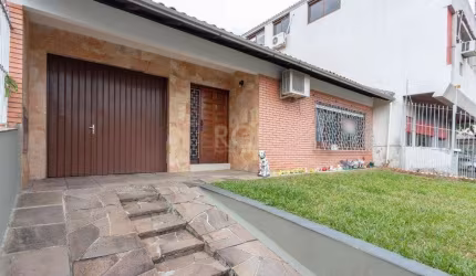 Casa para Venda - 160m², 3 dormitórios, sendo 2 suites, 3 vagas - Cristal