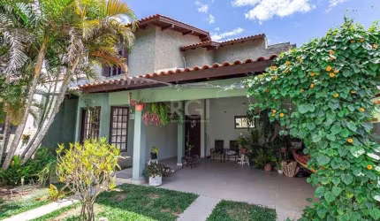 Casa na zona sul de 4 dormitórios 2 vagas - Espirito Santo