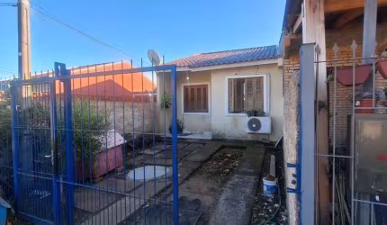 Casa 2 dormitórios no Bairro Hípica - FINANCIÁVEL
