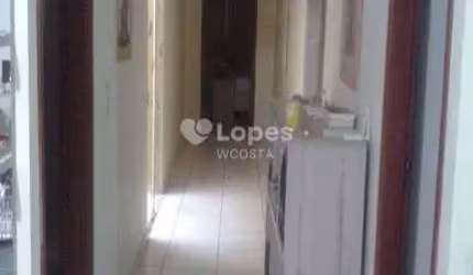 Ótima Casa 270m², 2 Dormitórios, 1 Suíte, 3 Vagas na Garagem, no Bairro Jardim São Judas Tadeu, em Campinas - SP.