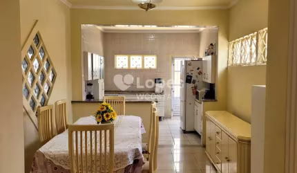 Sobrado com 4 dorms, Jardim Planalto