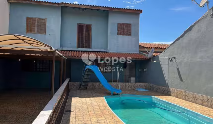 Sobrado com 3 dorms, São José