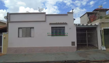 Casa com 2 dormitórios para alugar, 70 m² por R$ 1.380,00/mês - Centro - Cravinhos/SP