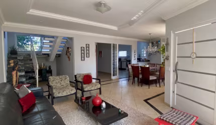 Sobrado residencial/comercial atrás da Av. das Torres