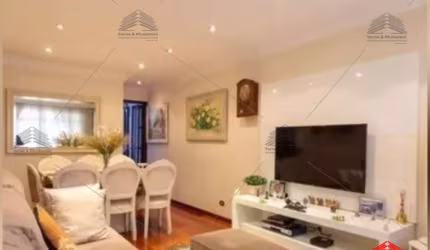 Espetacular casa à venda em São Paulo-SP, no Bosque da Saúde: 3 quartos, 3 suítes, 1 sala, 5 banheiros, 5 vagas, 217m² de área.