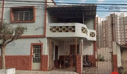 MOOCA - CASA - VENDE - 200m úteis. 2 MORADIAS INDEPENDENTES - TERRENO 10 X 26  PLANO