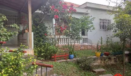 EXCELENTE CASA TÉRREA NO TATUAPÉ COM AMPLO ESPAÇO VERDE E GOURMET.