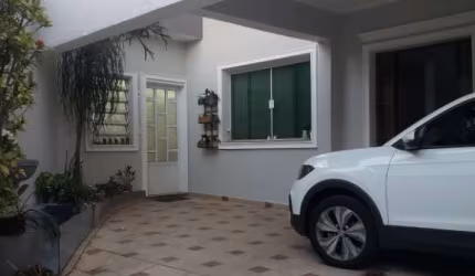 Casa à venda em São Caetano do Sul-SP: 3 quartos, 3 suítes, 3 salas, 4 banheiros, 3 vagas de garagem e 210 m² de área no Olímpico.