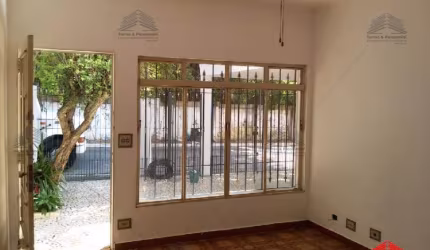 Casa térrea na Vila Formosa com 02 quartos e 03 vagas de garagem próximo a Avenida Aricanduva