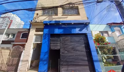 Prédio comercial à venda com 682 metros de área construída, terreno com 6 metros frente por 40 metros fundos, térreo, mais 2 andares.