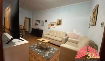 Imperdível casa à venda na Vila Prudente, São Paulo-SP: 6 quartos, 4 salas, 3 banheiros, 2 vagas de garagem, 200 m² de área.