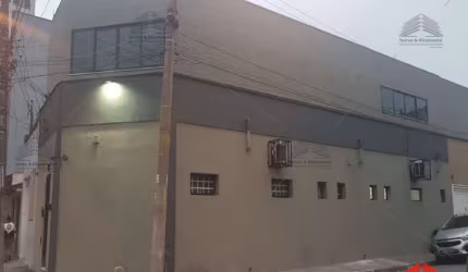 PRÉDIO COMERCIAL, COM 2 PISOS, COM ADAPTAÇÃO PARA RESIDENCIAL