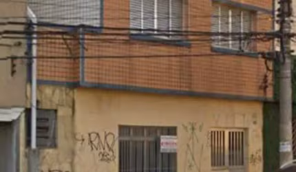 SOBRADO 04 DORMITORIOS SENDO 01 SUITE SEM VAGA