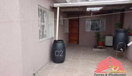 Imperdível casa à venda em São Paulo-SP, Parque São Lucas! 2 quartos, 2 salas, 2 banheiros, 2 vagas de garagem. Venha conferir!
