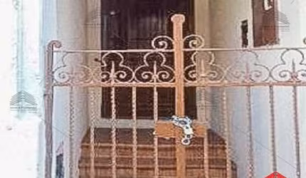 Ampla casa composta por hall de entrada, sala com 2 ambientes,4 dormitórios, 2 banheiros, cozinha, galpão aos fundos com área coberta, quintal