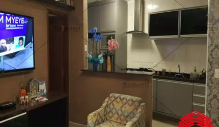 Sobrado semi novo  om 110m2 na Vila Prudente com  2 suítes, sala 2 ambientes, cozinha impecável,  planejados, área de serviço, 2 vagas de garagem,
