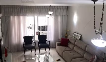 Imperdível oportunidade de casa à venda na Mooca, São Paulo-SP: 3 quartos, 1 suíte, 2 salas, 4 banheiros, 2 vagas e 190m².
