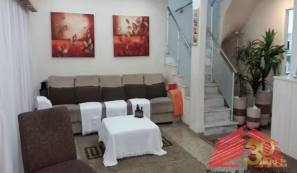 CASA TERREA DE 266M2 COM LAZER E VAGA DE GARAGEM
