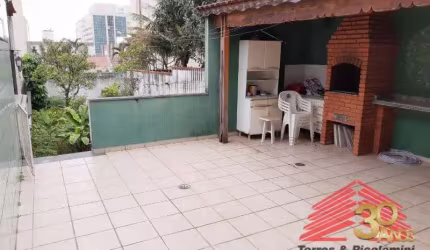 Sobrado na Vila Prudente, 3 Quartos, 1 Suíte, 2 Salas, 4 Banheiros, 4 Vagas, 267m² de Área, Próximo à Rua Cananéia, próximo do metrô