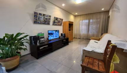 Casa Térrea Mooca 490 metros de terreno 300 metros de área construída amplo quintal e churrasqueira coberta
