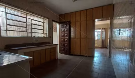Casa Térrea a Venda na Vila Antonieta, com 3 Quartos , 1 Suite, Edícula , sala, cozinha, banheiro, Próximo do Shopping Aricanduva