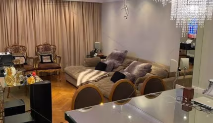 Apartamento com 3 dormitorios sendo 2 suites, com 130m de area util, copa e cozinha com ilha, amplo living para 3 ambientes , dep.Empregada