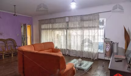 Sobrado de 228m² a venda no Parque São Lucas, com 5 dormitórios sendo 2 suítes, 1 delas com sauna e banheira, cozinha planejada, lavanderia, 3 vagas